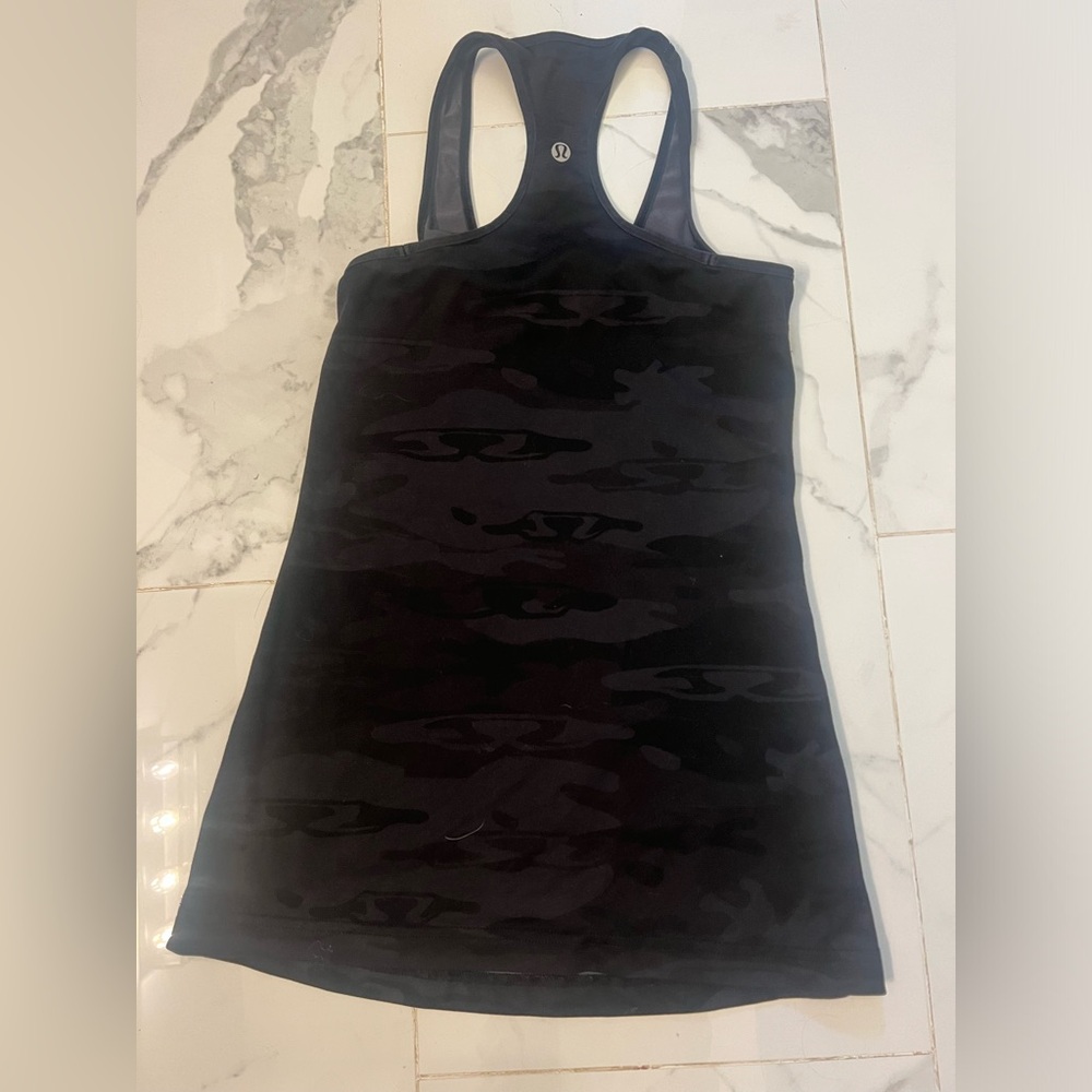 Lululemon black/ gray camo print tank 4